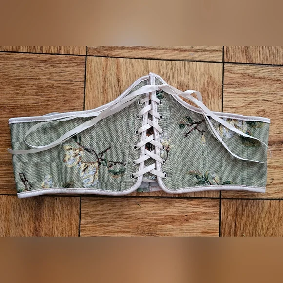 Scarlett Darkness Corset Belt | US 12 | Butterfly / floral Design - Picture 6 of 10